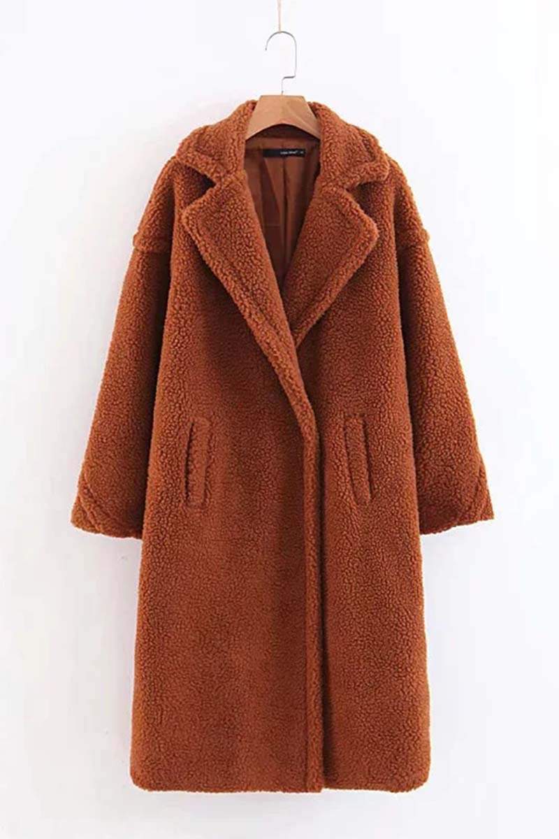 Glamour teddy coat in brown plush lambswool blend with loose fit and notch collar.