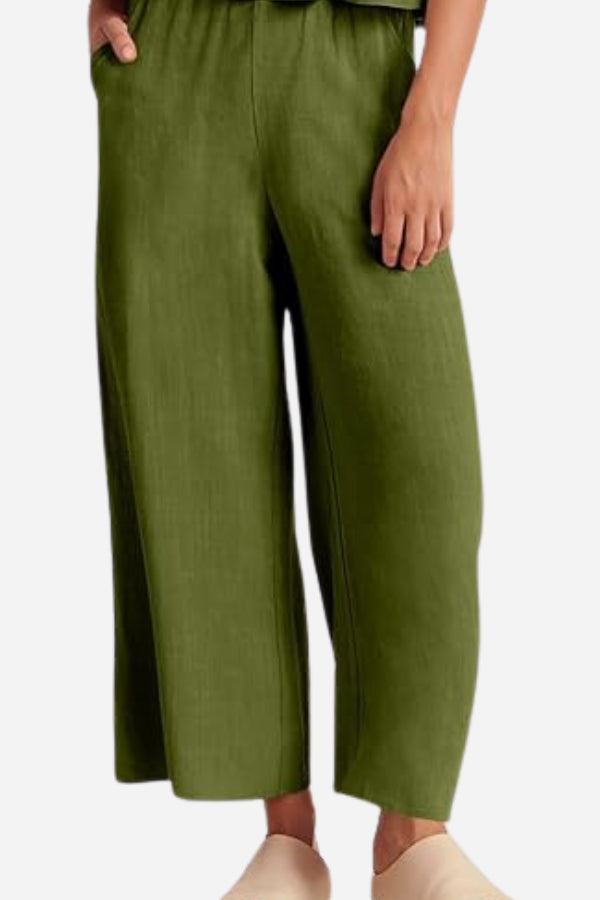 Green linen-like feel set wide-leg pants with elastic waist and relaxed fit.