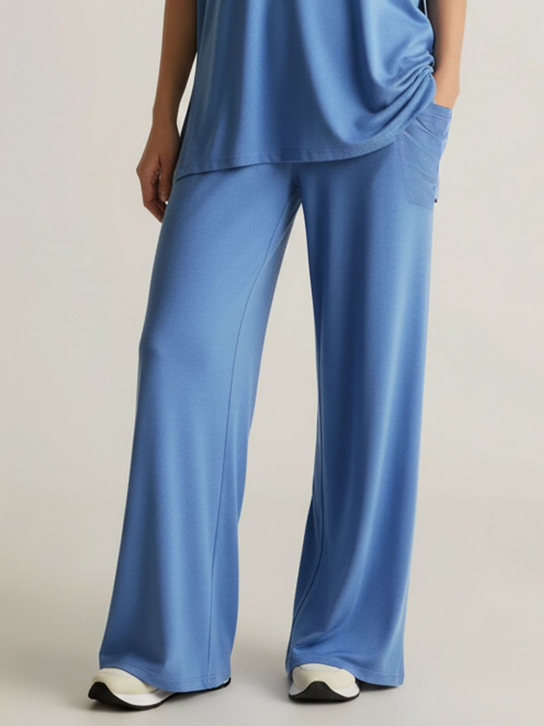 Oversized long-line loungewear set with pullover and wide-leg pants in soft knit fabric