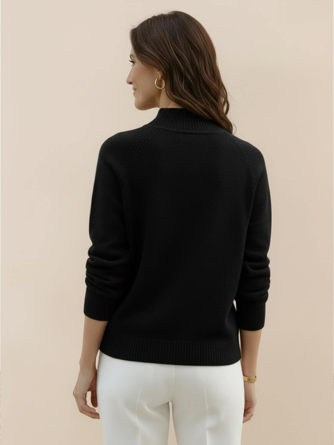 100% Italian cashmere sweater with mock-neck and regular fit, soft, lightweight, and breathable fine-gauge knit