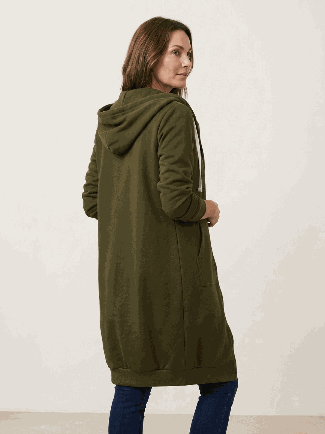Oversized long zip sweatshirt hoodie with fleece lining and drawstring hood for casual warmth