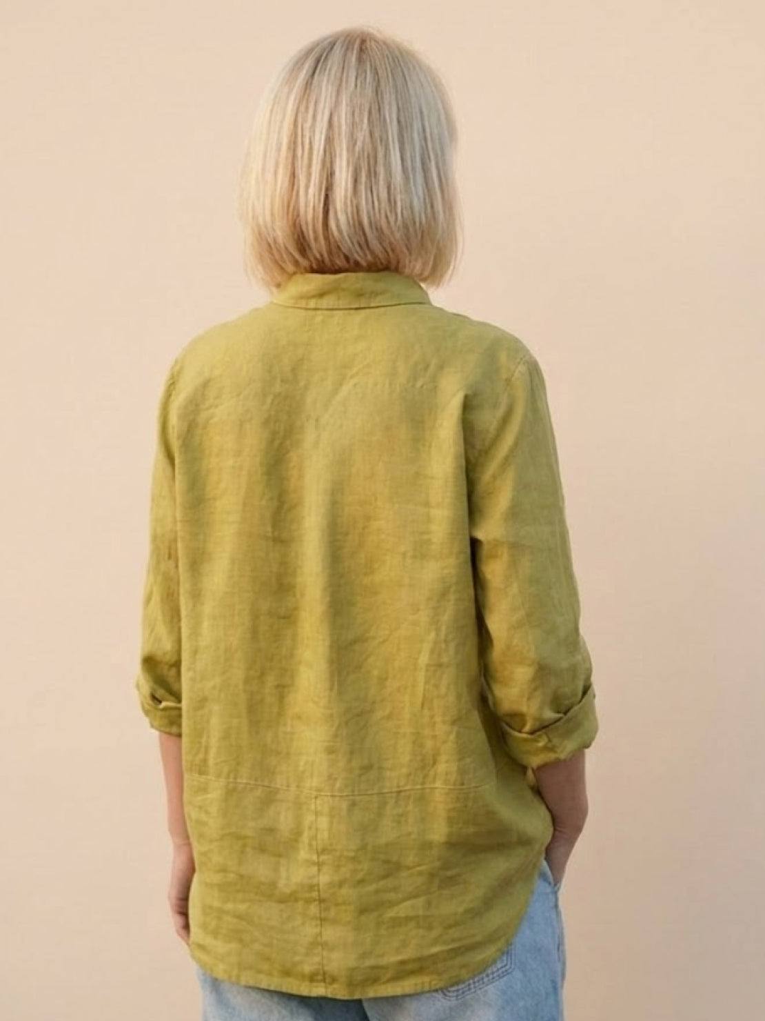 Vintage linen shirt made of breathable cotton-linen blend for casual and travel wear