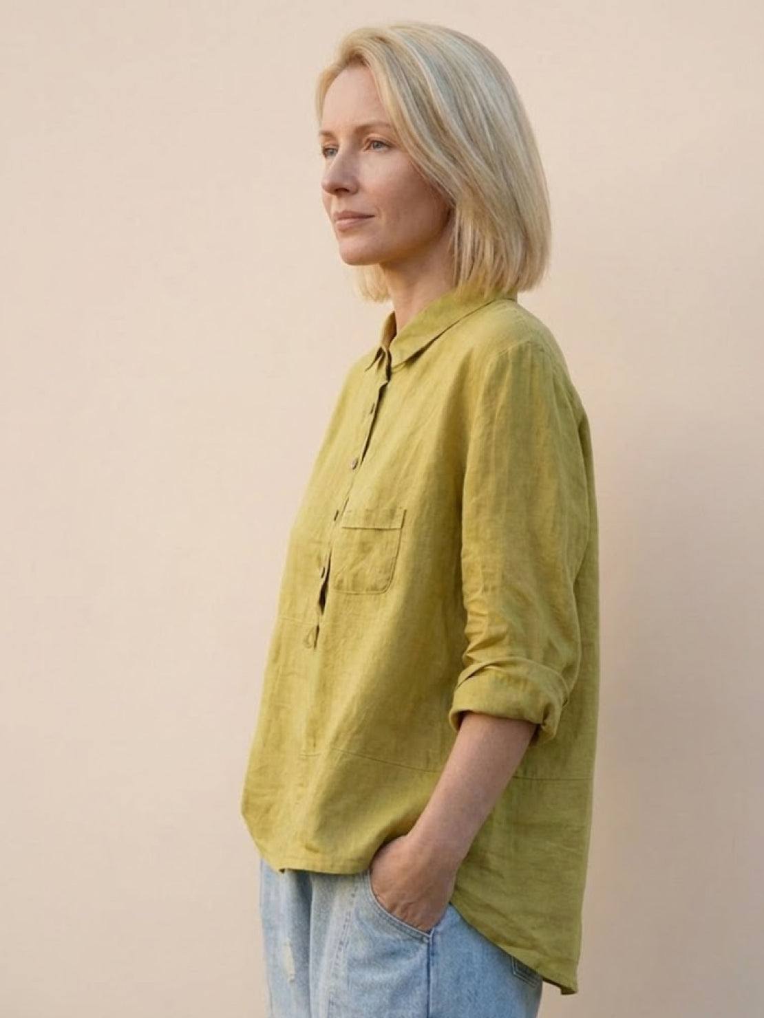 Vintage linen shirt made of breathable cotton-linen blend for casual chic style