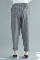 High waist striped chic comfort pants in soft polyester with a versatile, wrinkle-free design