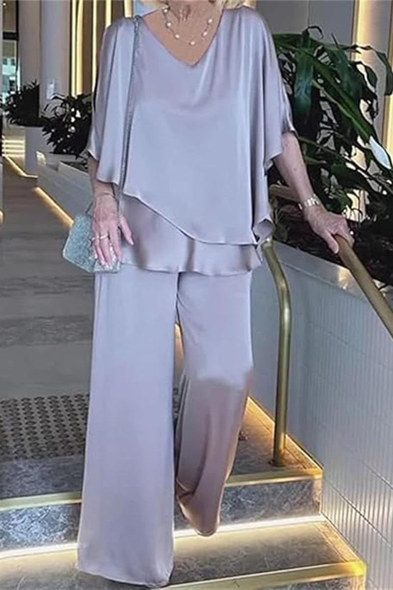 Lightweight elegant layers two-piece set with V-neck and flowy pants in soft fabric