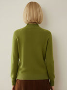 Lightweight 100% Italian cashmere sweater with mock neck and regular fit for elegant comfort