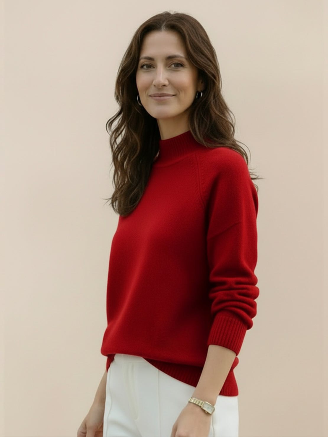 Lightweight 100% Italian cashmere sweater with mock-neck and regular fit for elegant comfort
