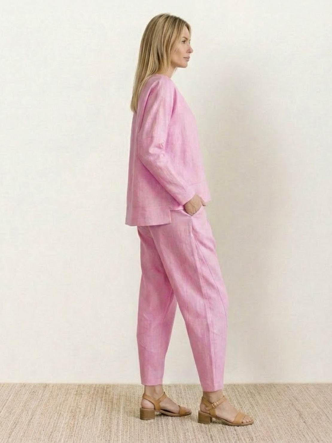 Lightweight all-day comfort 2-piece outfit set in breathable polyester fabric